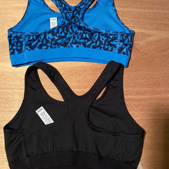 Nike Dri-fit Sports Bra 2 pair - Picture 4 of 4